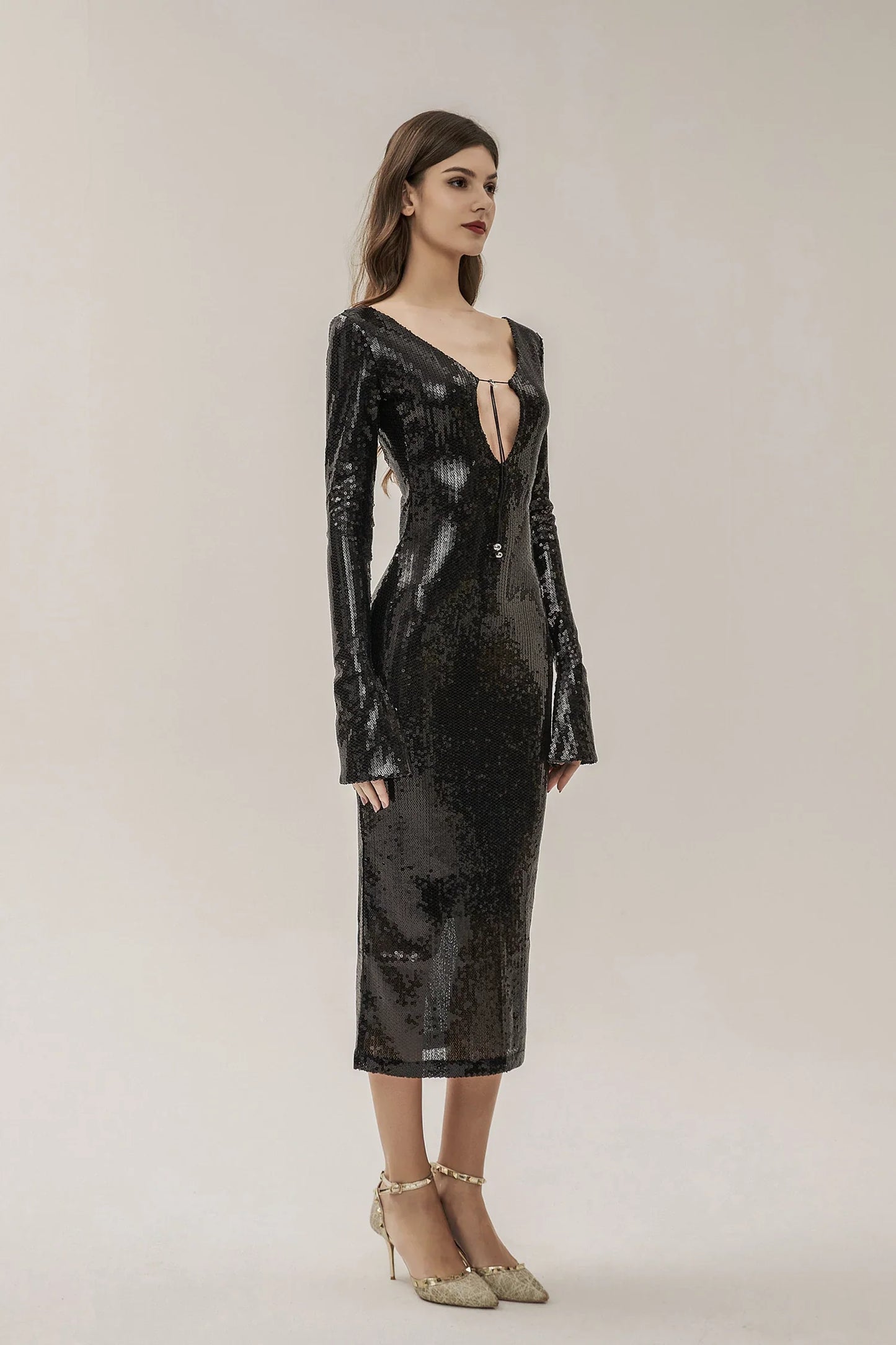 Kestrel Long Sleeve Sequin Backless Midi Dress In Black