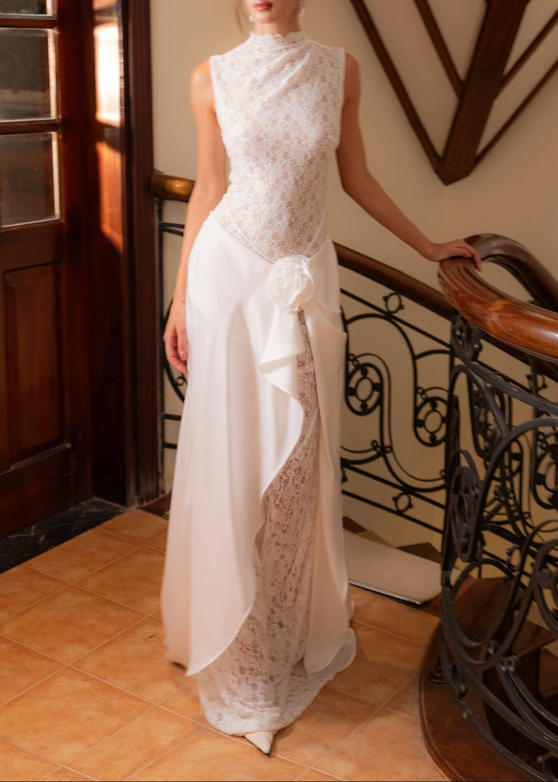 Domantas Sleeveless Flower Lace Maxi Dress