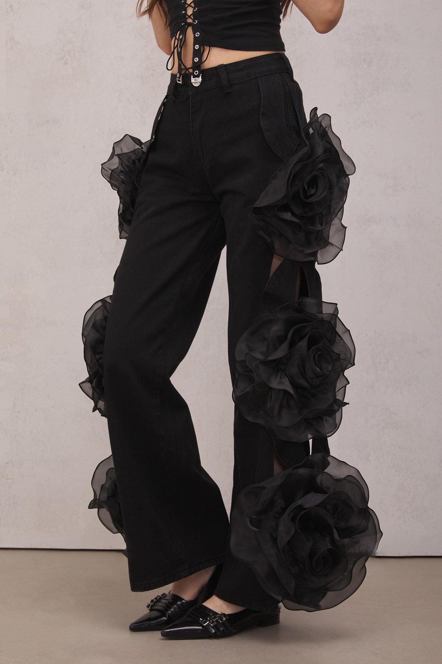 Jahdiel Flower Hollow Jeans In Black